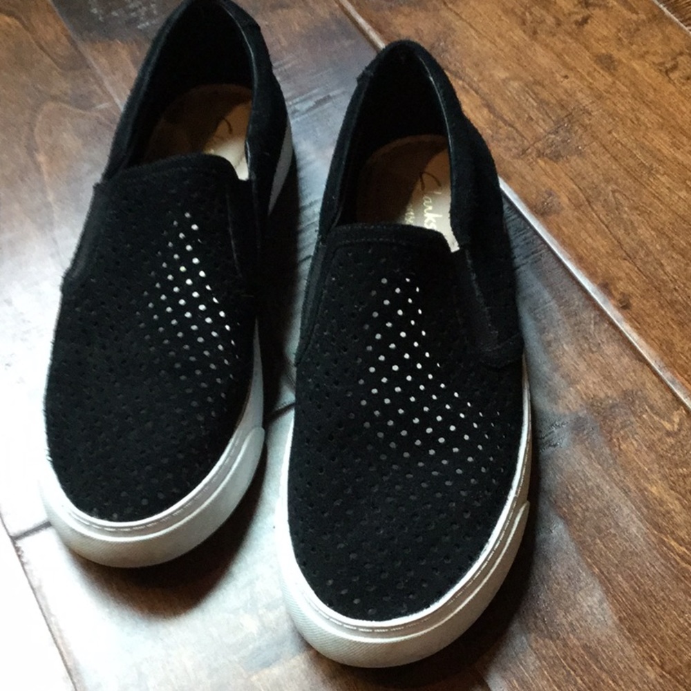 Clark’s Slip On Black Suede Sneakers
